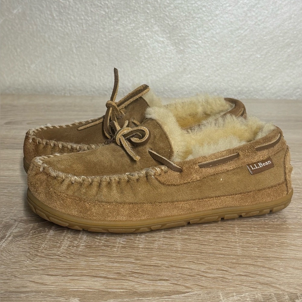 LL Bean Kids 1 Chestnut Wicked Good Moccasins Sheepskin Slippers